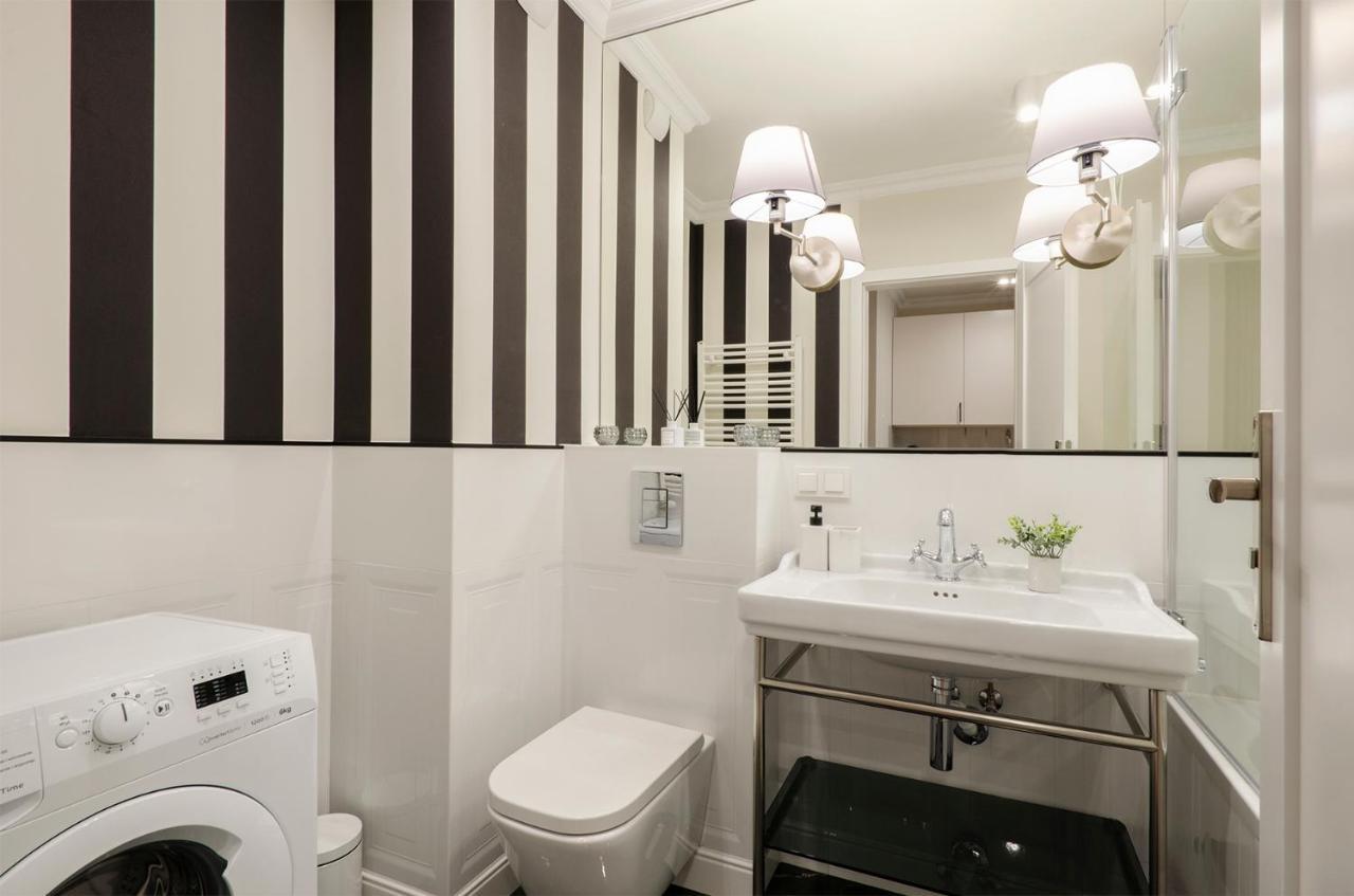 Sky Home- Rose Apartament -Manufaktura, Bezplatny Parking, Klima, Dostep Na Kod Łódź Exteriör bild