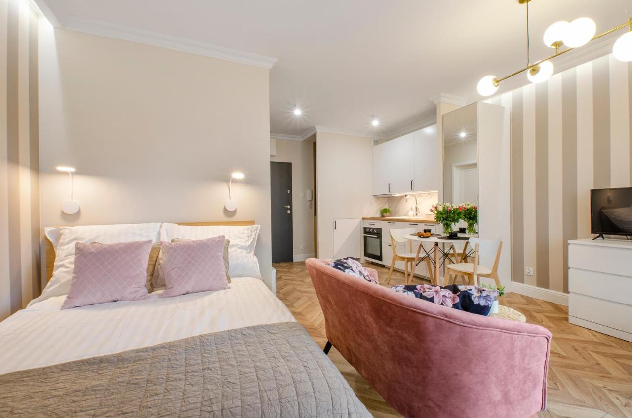 Sky Home- Rose Apartament -Manufaktura, Bezplatny Parking, Klima, Dostep Na Kod Łódź Exteriör bild